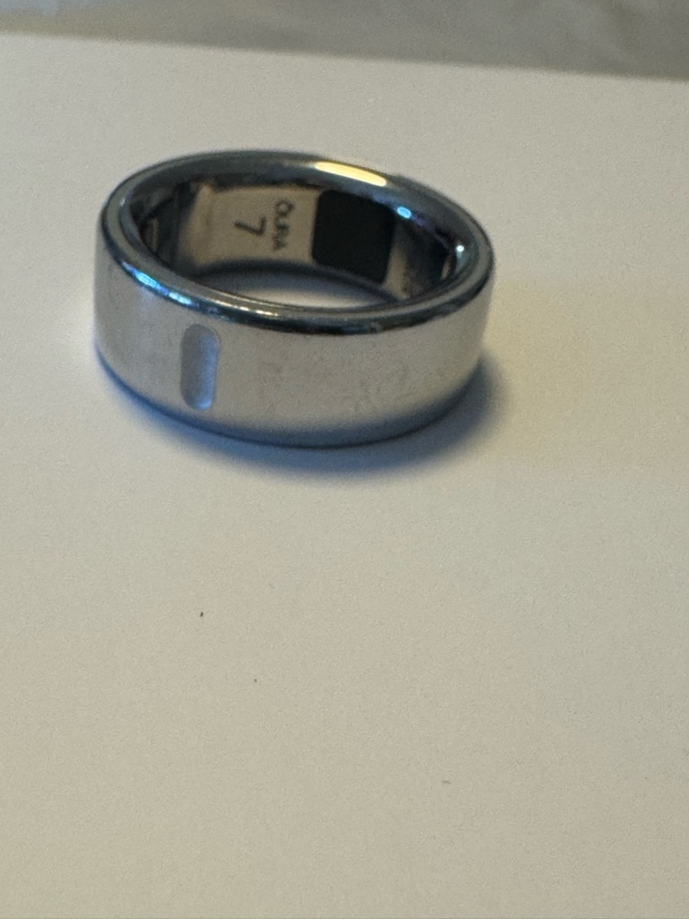 Oura Ring Gen 4 Smart Ring - Silver Finish - Picture 3 of 6